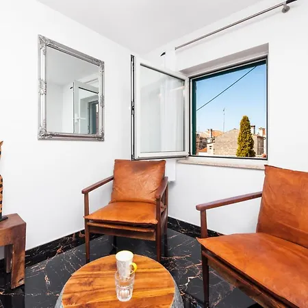 Dolce Apartment *